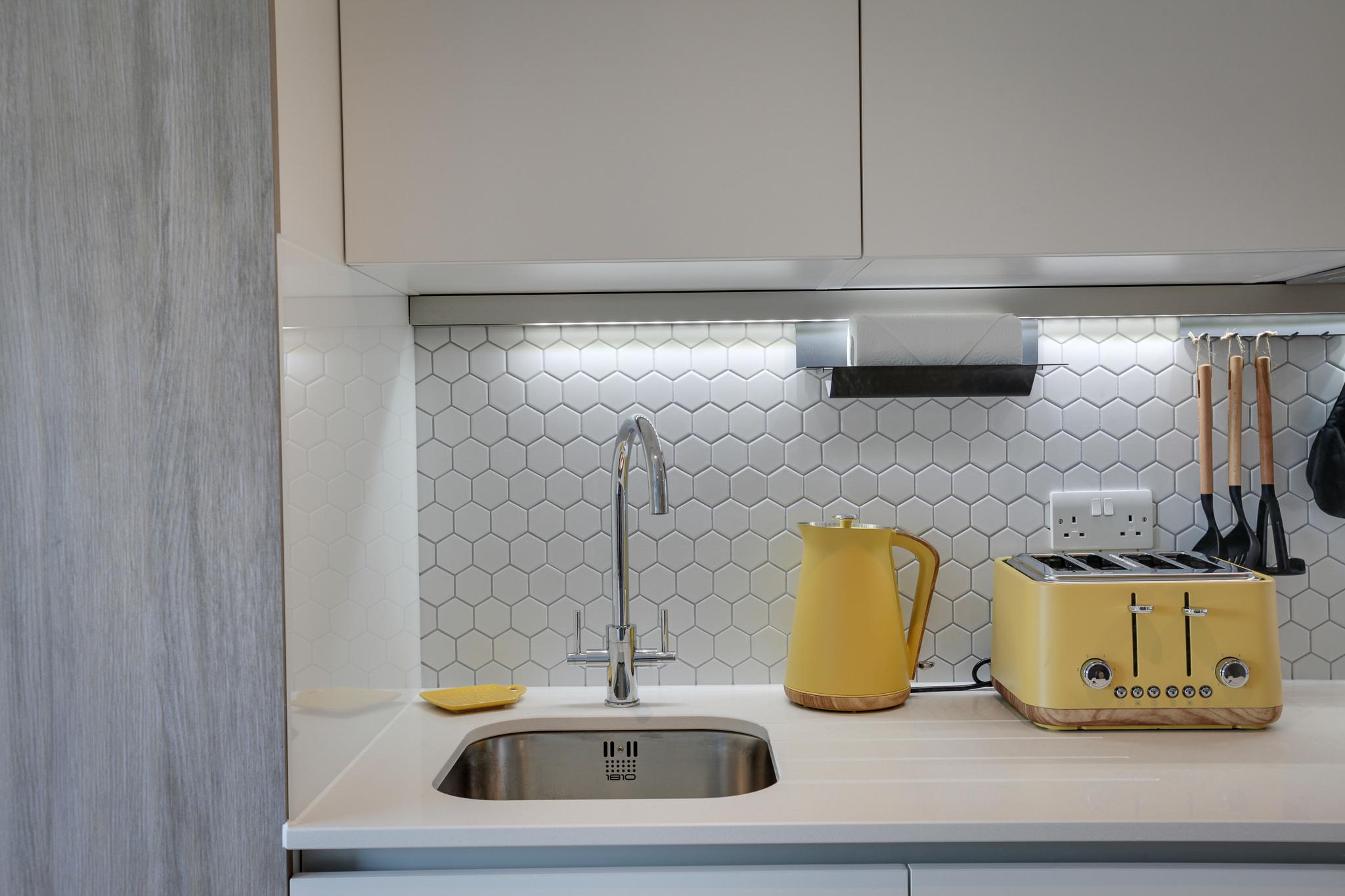 Kings Road Apartments4