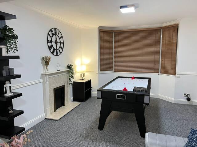 Large 4 Bed|Games Area|Parking|5