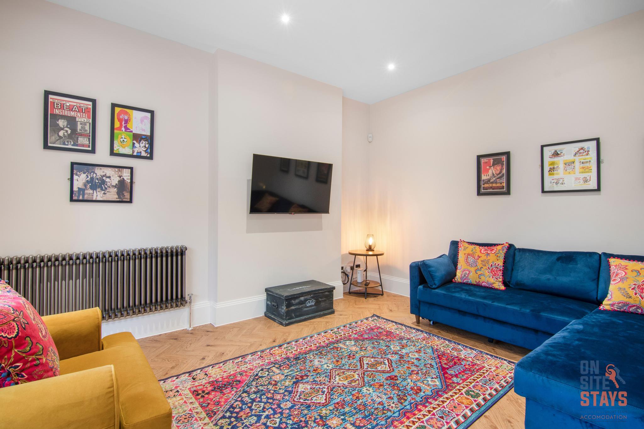 Gorgeous 4-BR w. Entertainment Space & Parking2