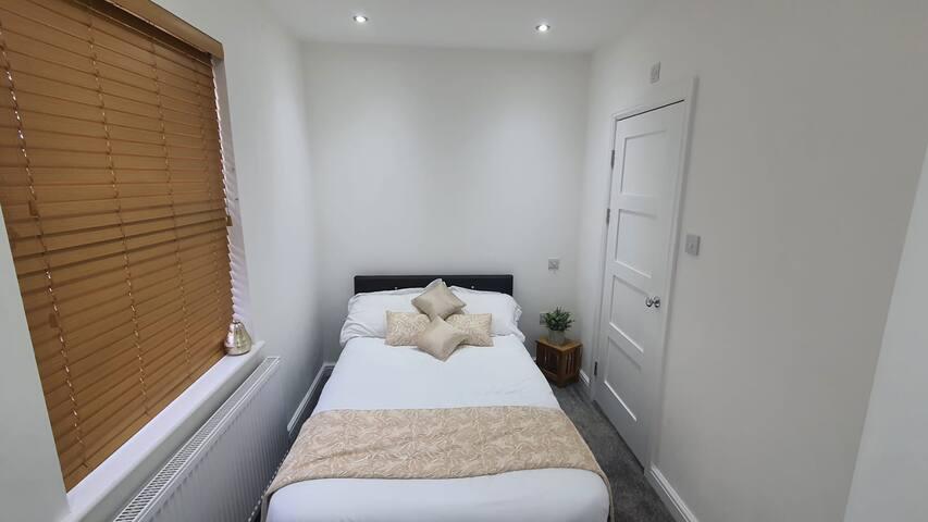 Amazing Room & Ensuite + Parking5