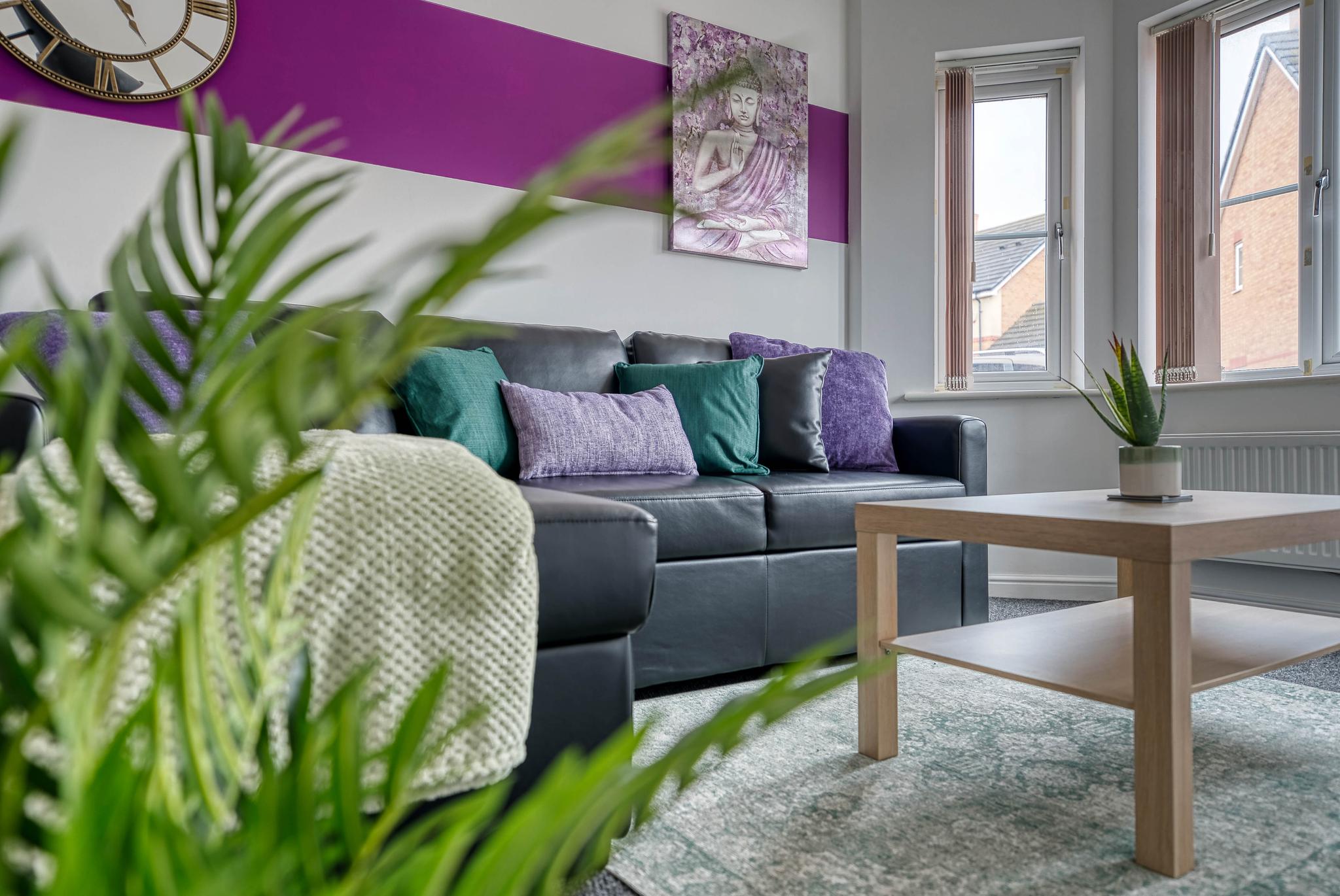 Beautiful 5 Bed House  Free WIFI3