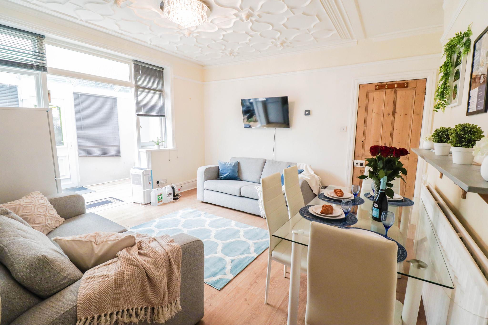 Fantastic 4 Bedroom Home2