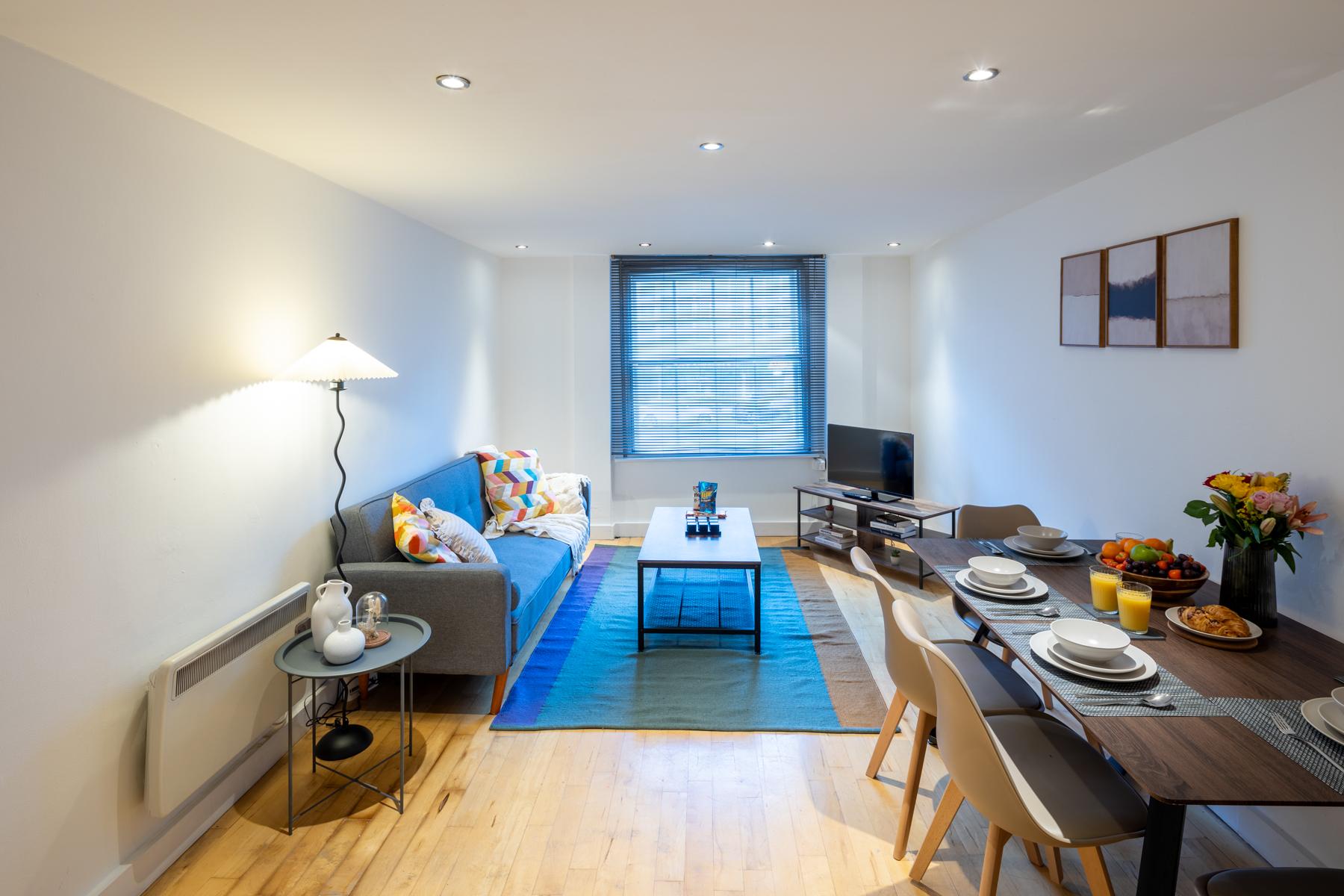 Central Flat-2Bedrooms-2Bath-By FabAccommodation