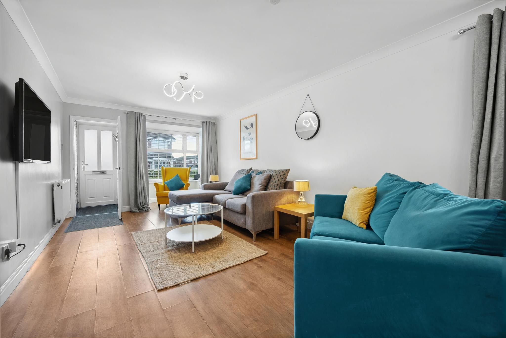 Denshaw House · 4 BD · 2 Bath · Parking3