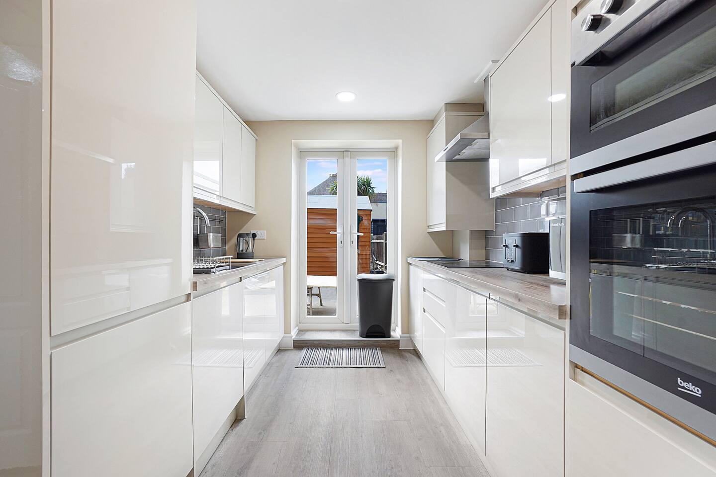 Stylish 5 bed 3 bathrooms house4