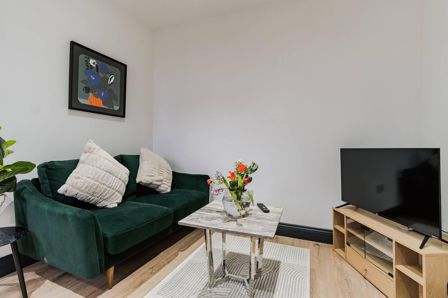 Charming & Cozy 2 BR flat, Free parking, Central