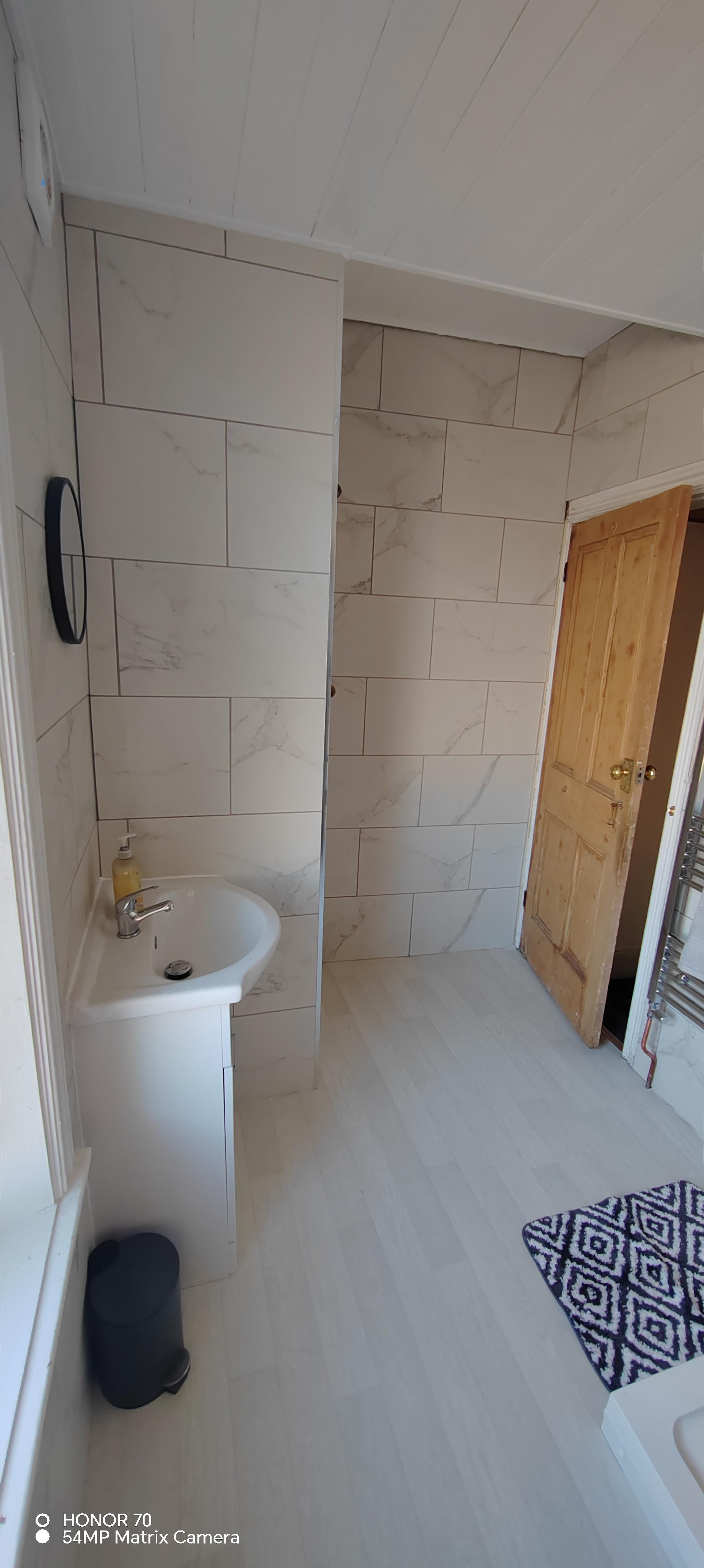 Brighouse 2 bedhouse central, contractors welcome6