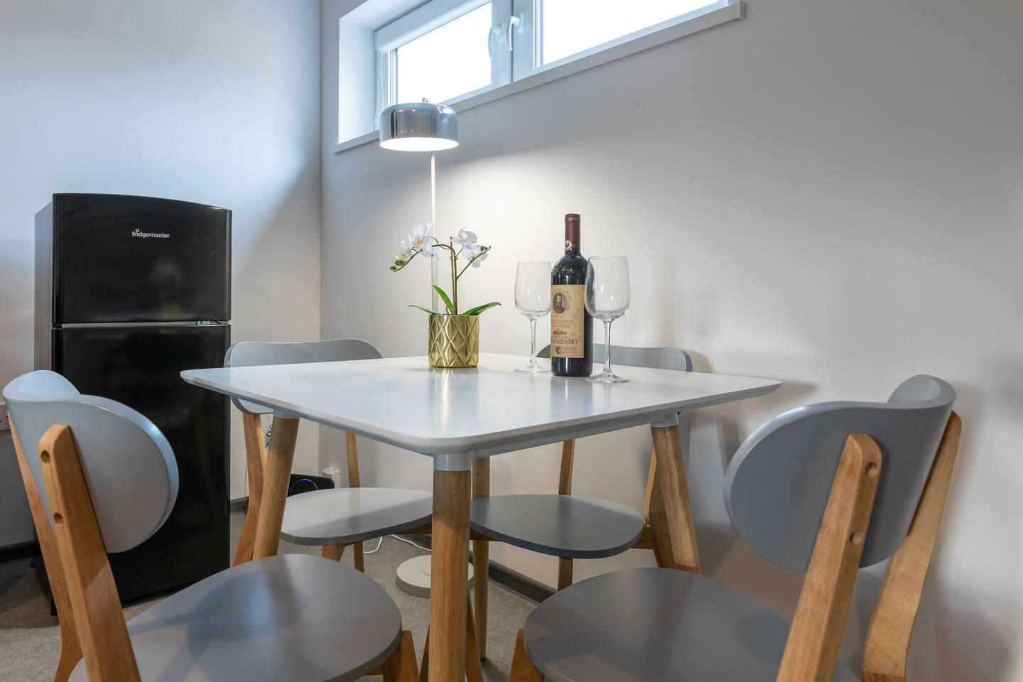 Spacious 2 bed, Netflix, Parking3