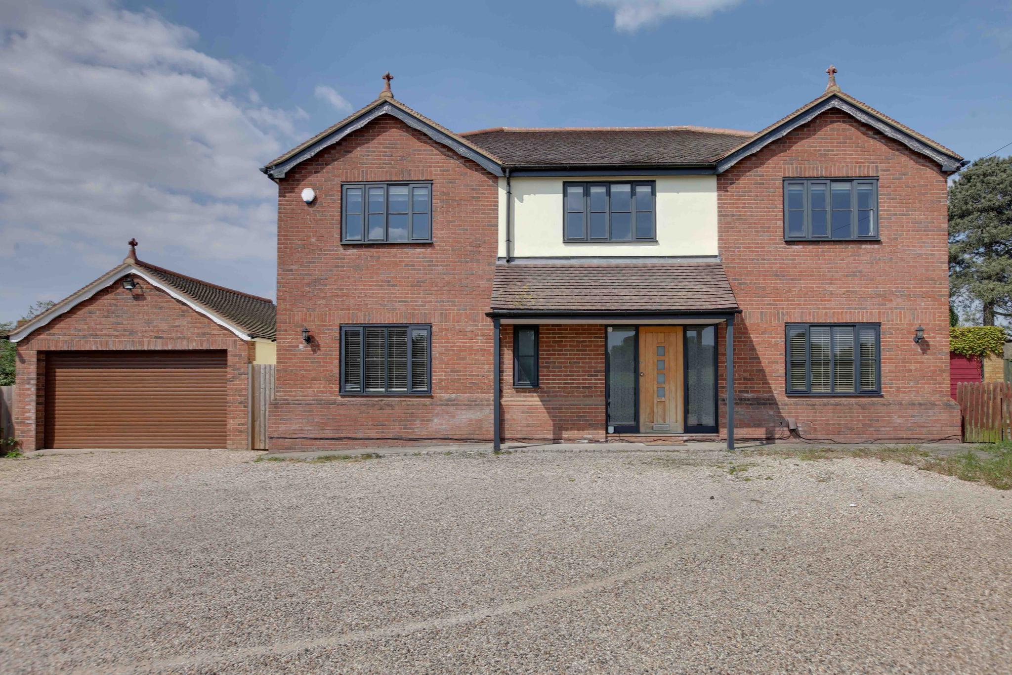 Wayside Warren - Contractors & Relocation Dream