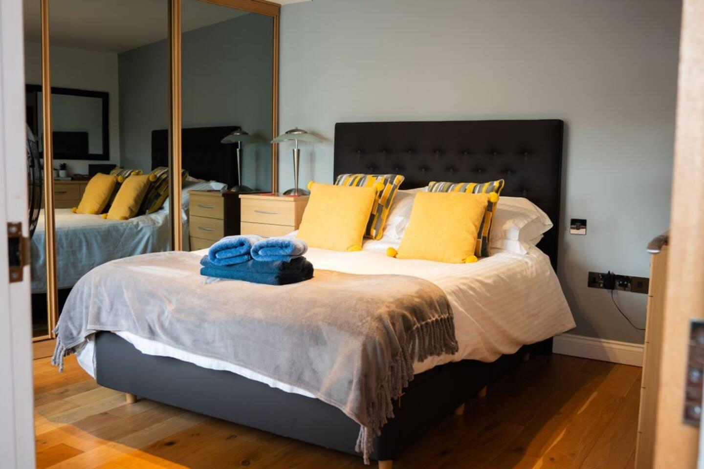 Modern 1-Bedroom Apartment in Holt