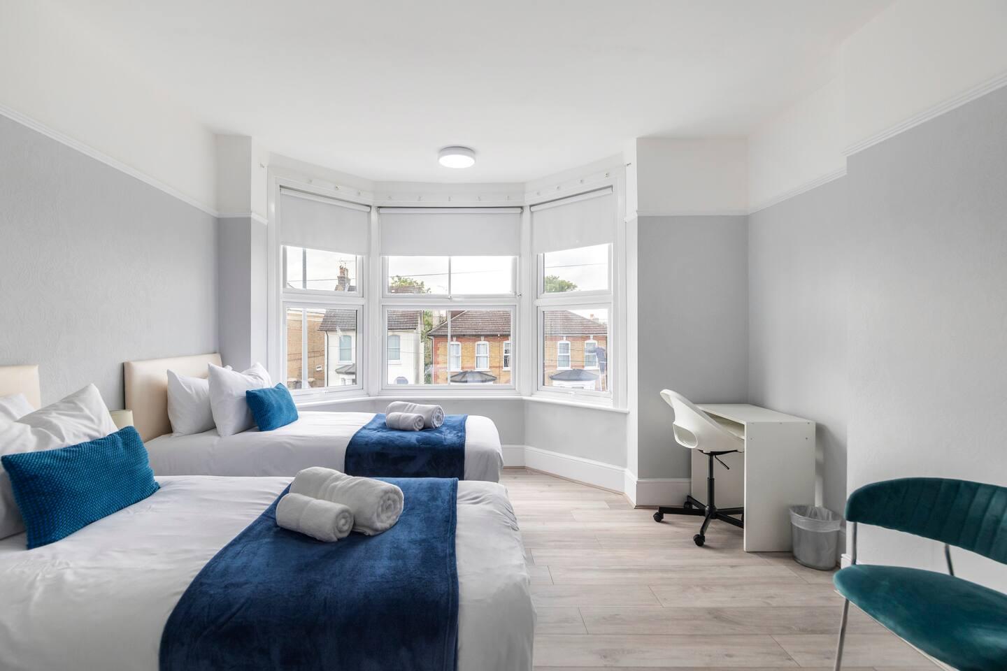 Large House & Garden Central Gravesend Kent