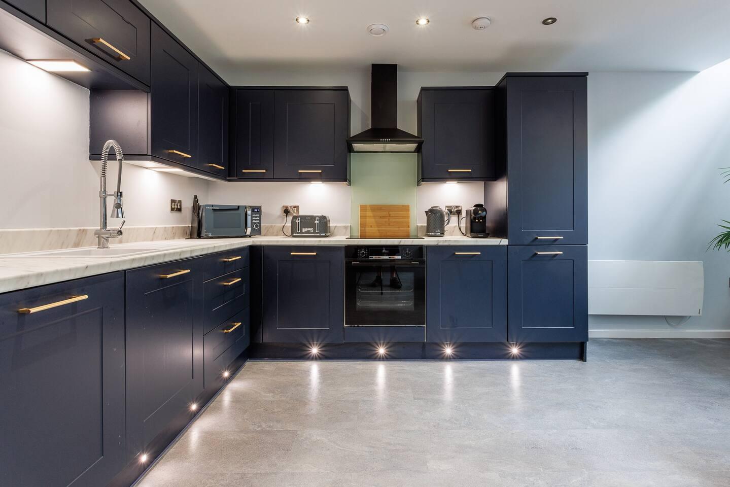 Stunning 2BR Duplex Near Centre3