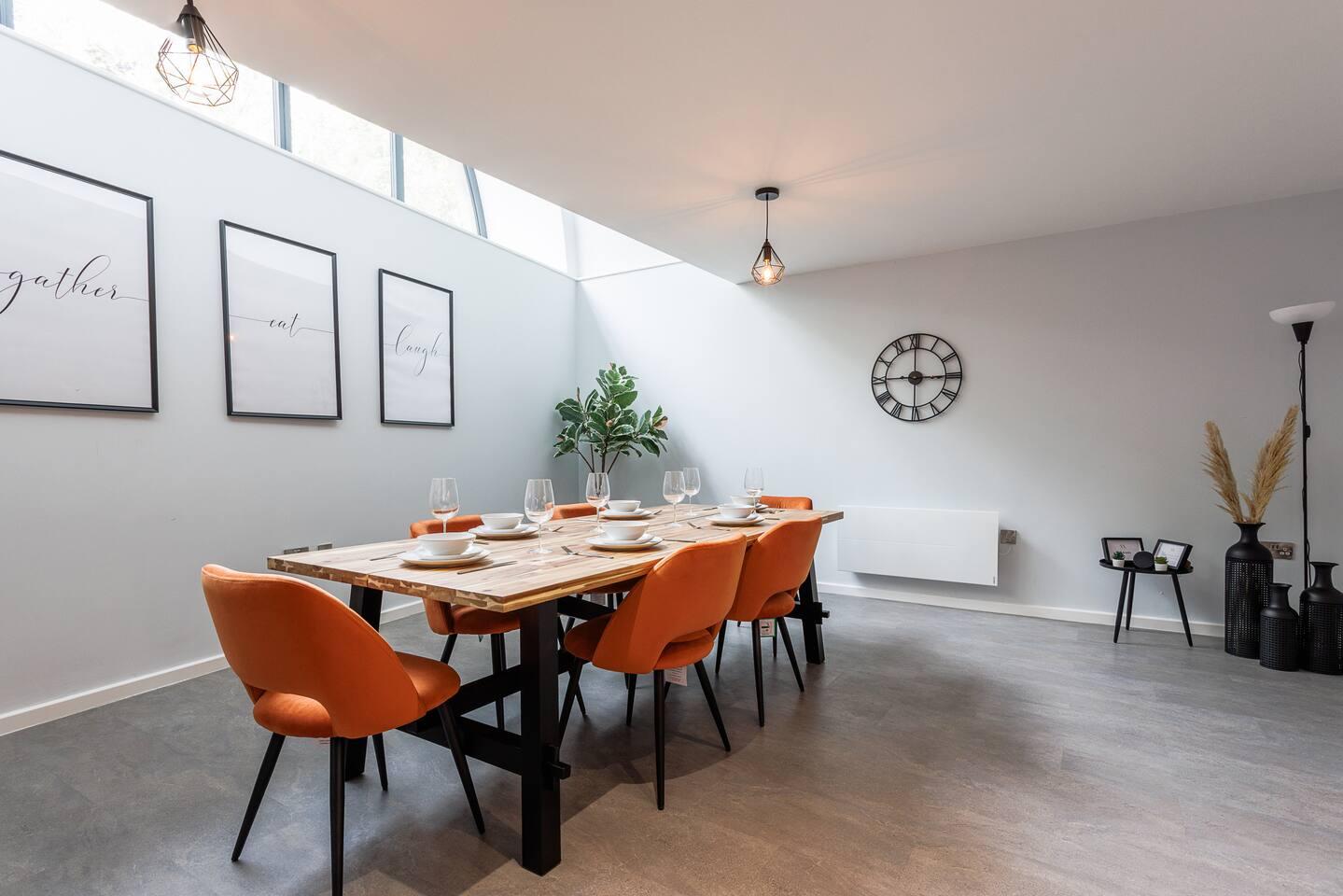 Stunning 2BR Duplex Near Centre2