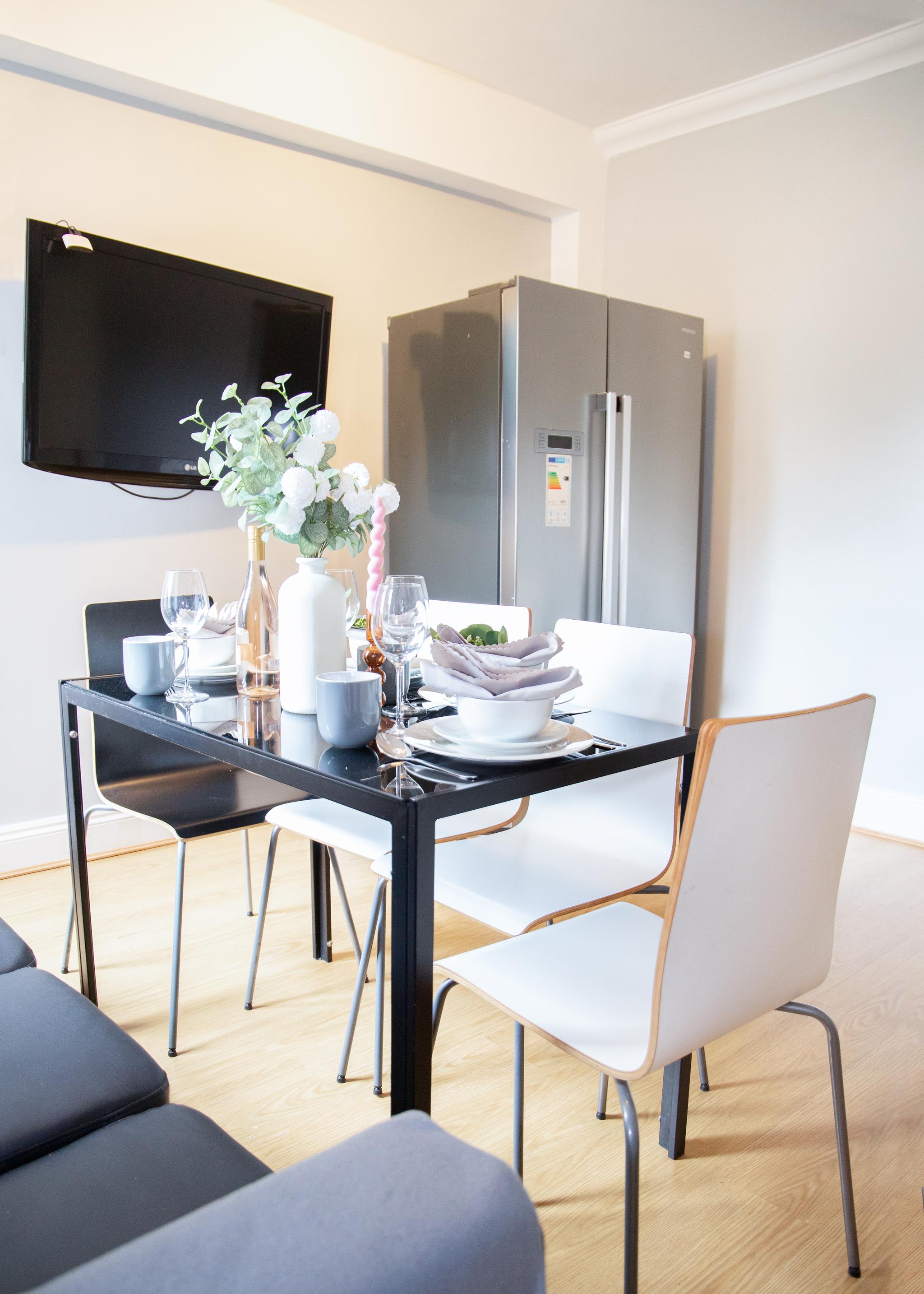 Clean and Modern Contractor Housing!5