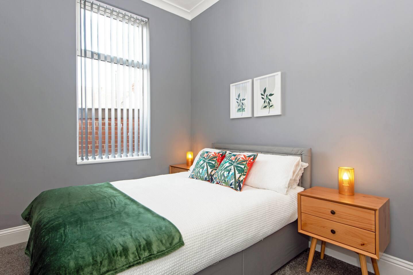 3Bed Sleeps 6 - Nr Hospital Parking & WiFi2