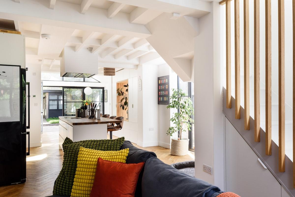 Spacious 4 Bedroom House by Oxford Train Station3