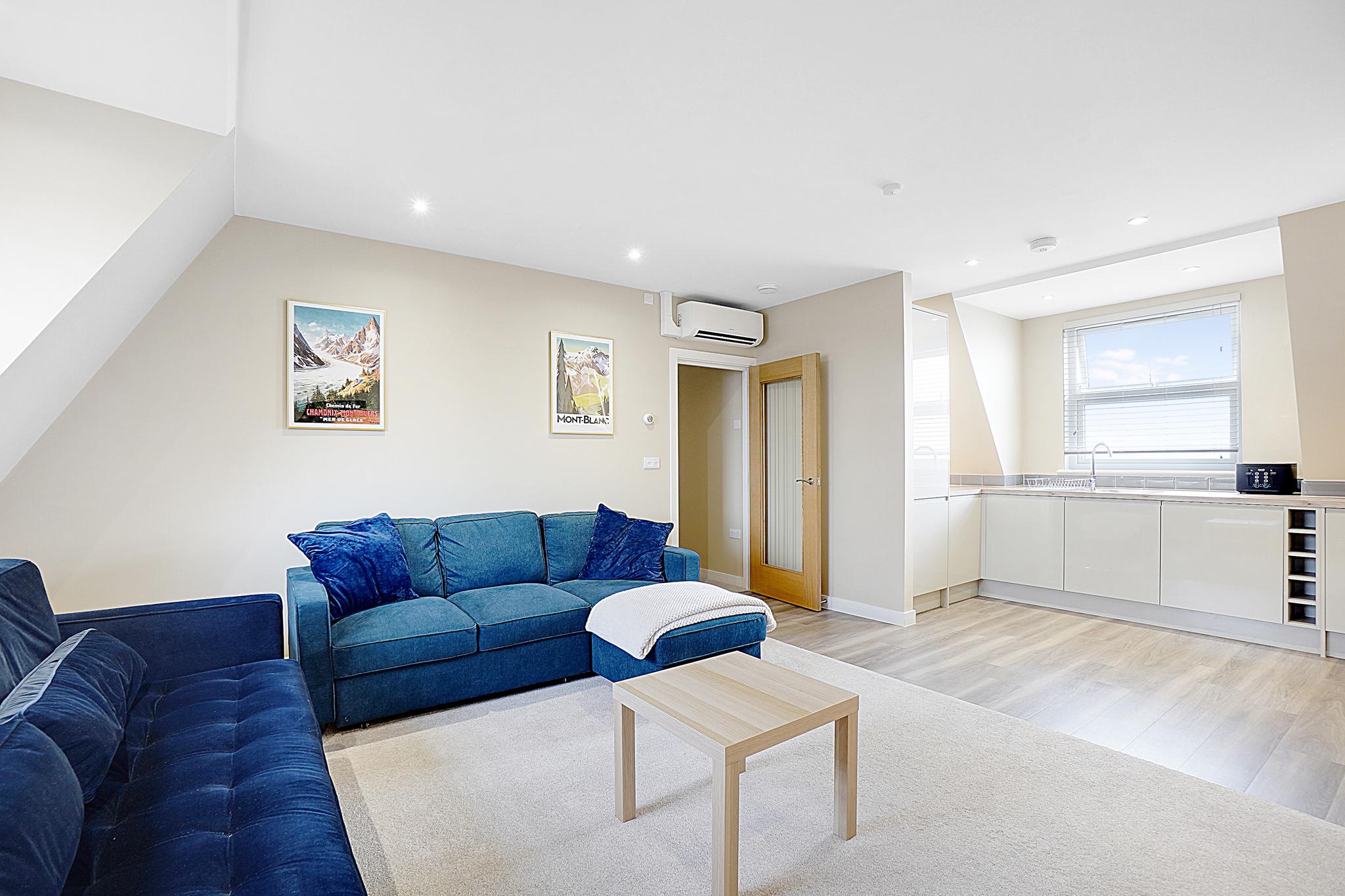 3BR Apt w/ Ensuite + Parking4