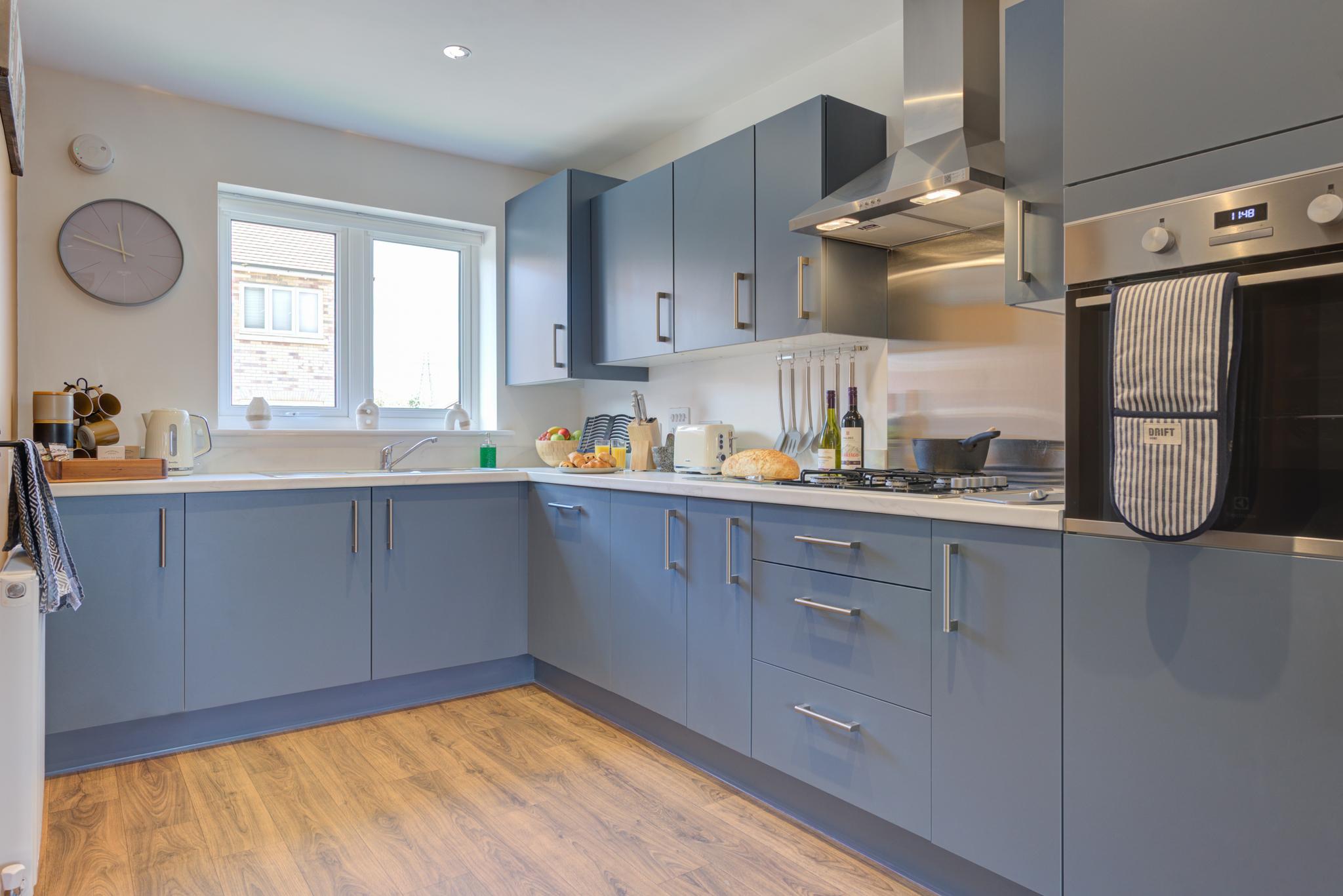 Marriott House sleeps 5 in Bourne with parking3