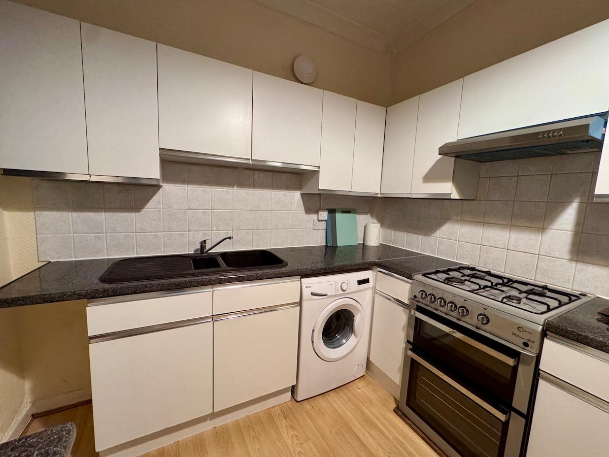 Contractor & Family Stay • 2BR House • Parking5