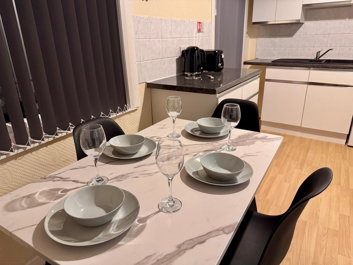 Contractor & Family Stay • 2BR House • Parking6