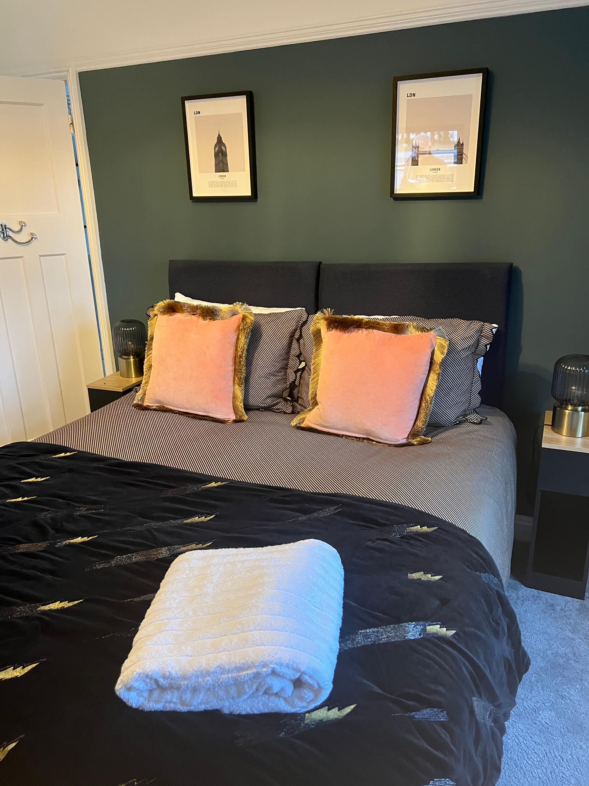 4 BRD House, with Double Parking