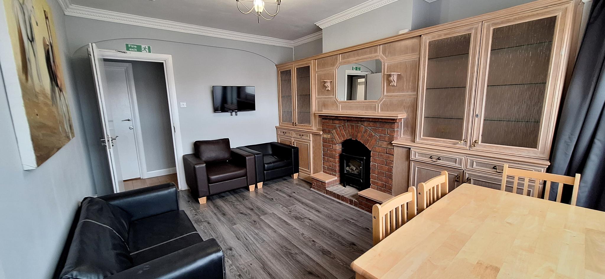 Large House Greenford Free parking5