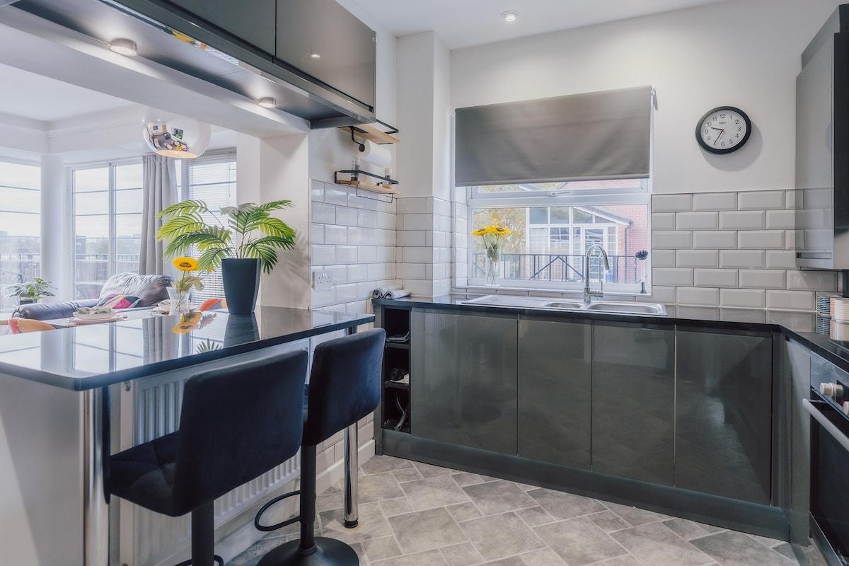 City View Penthouse @ Leicester6