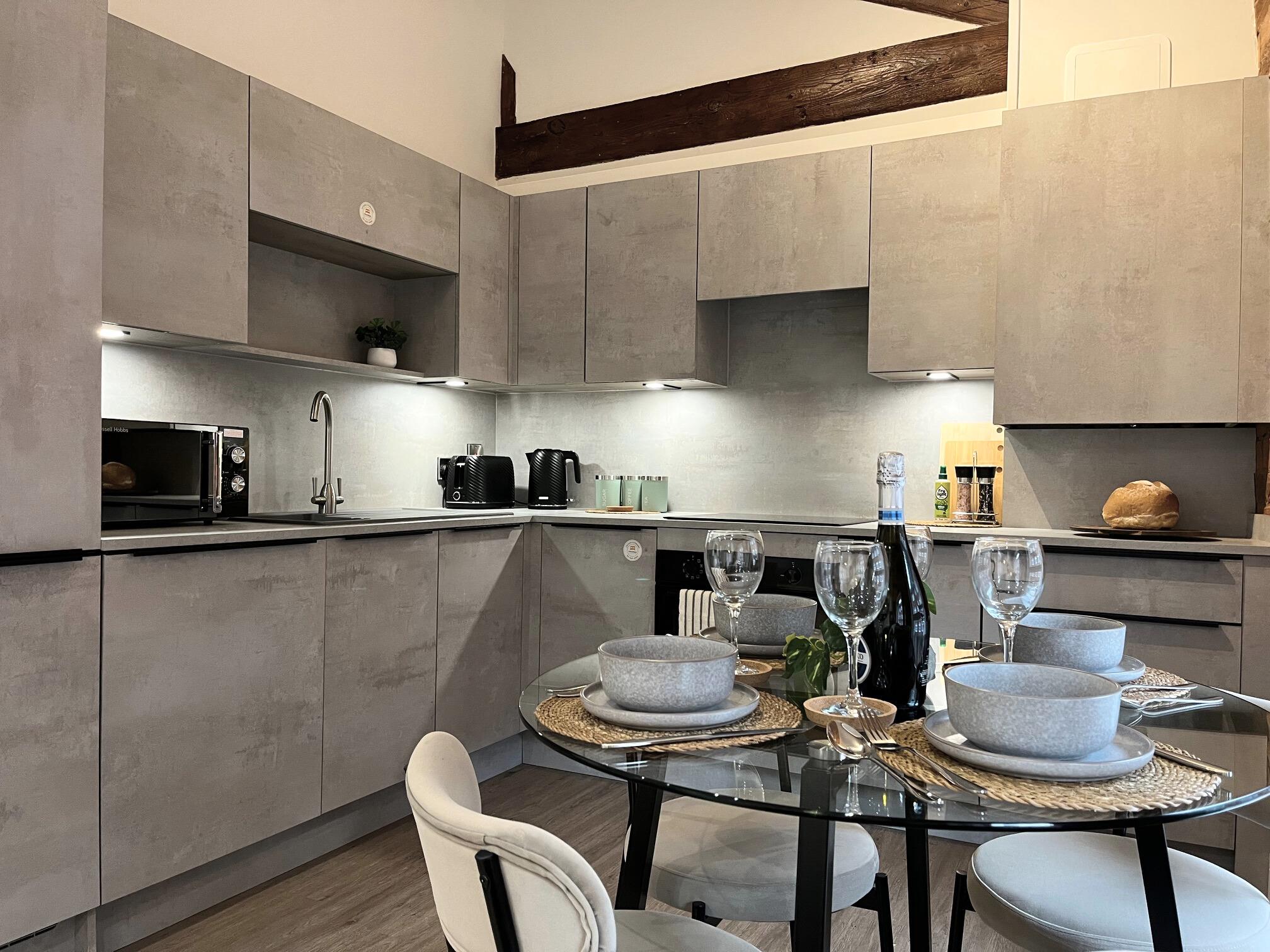 Urban Industrial Loft 2 *Private Parking*2