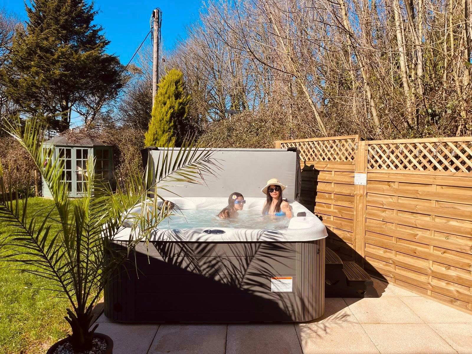 Stunning cottage with hot tub2