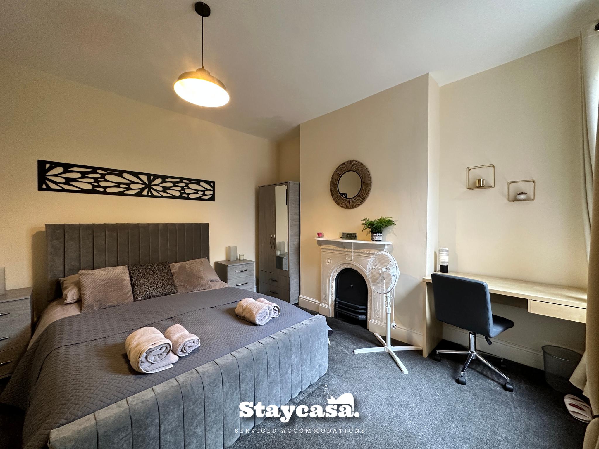 Spacious 5BR Home in Leafy Withington3