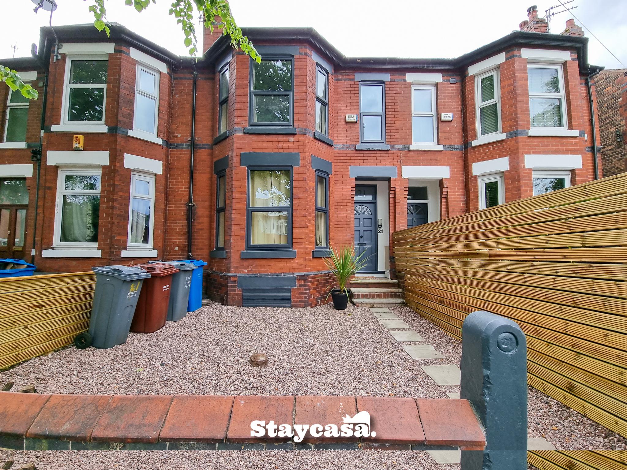 Spacious 5BR Home in Leafy Withington2