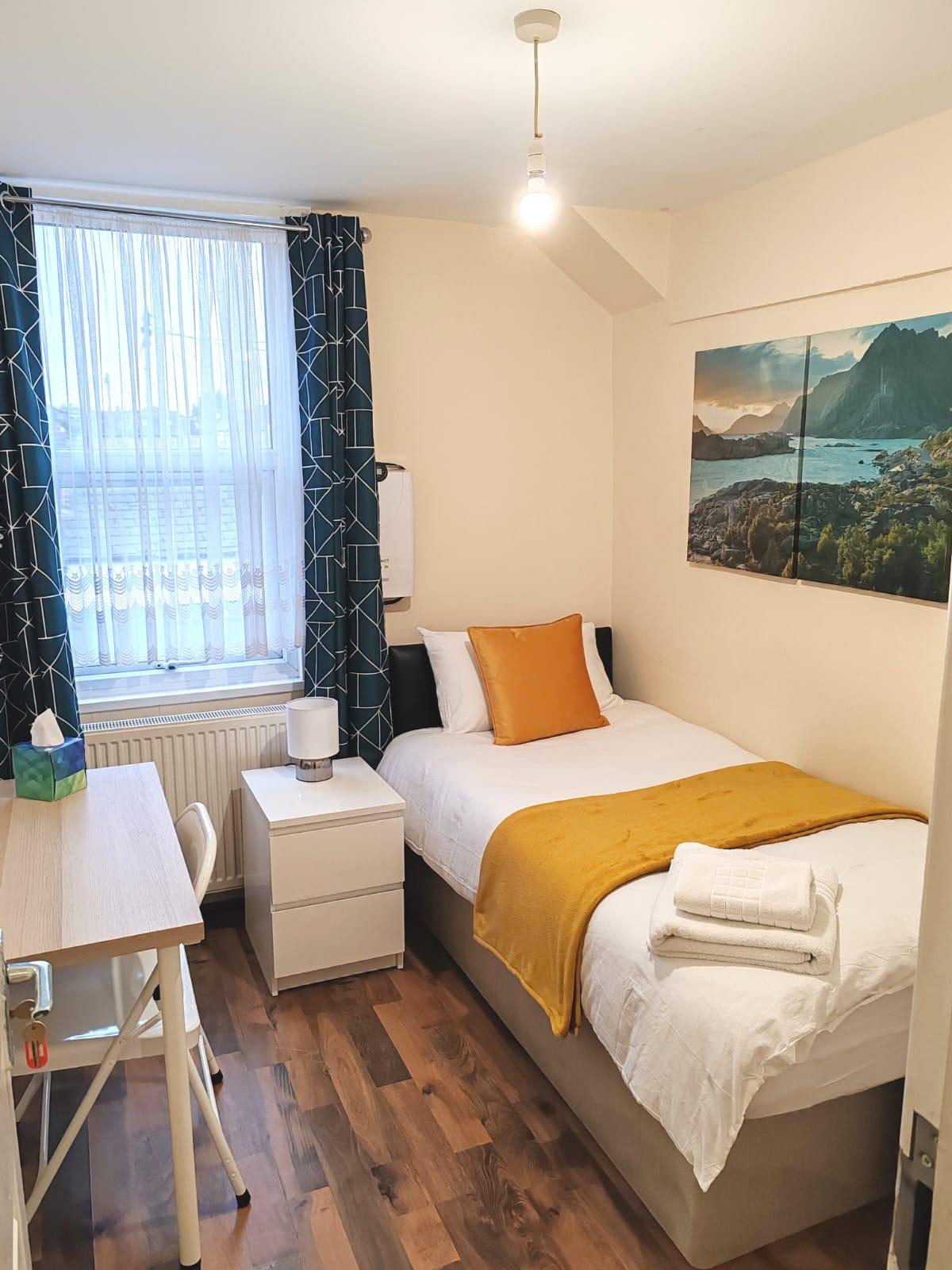 Cosy Single Room near Heathrow Airport