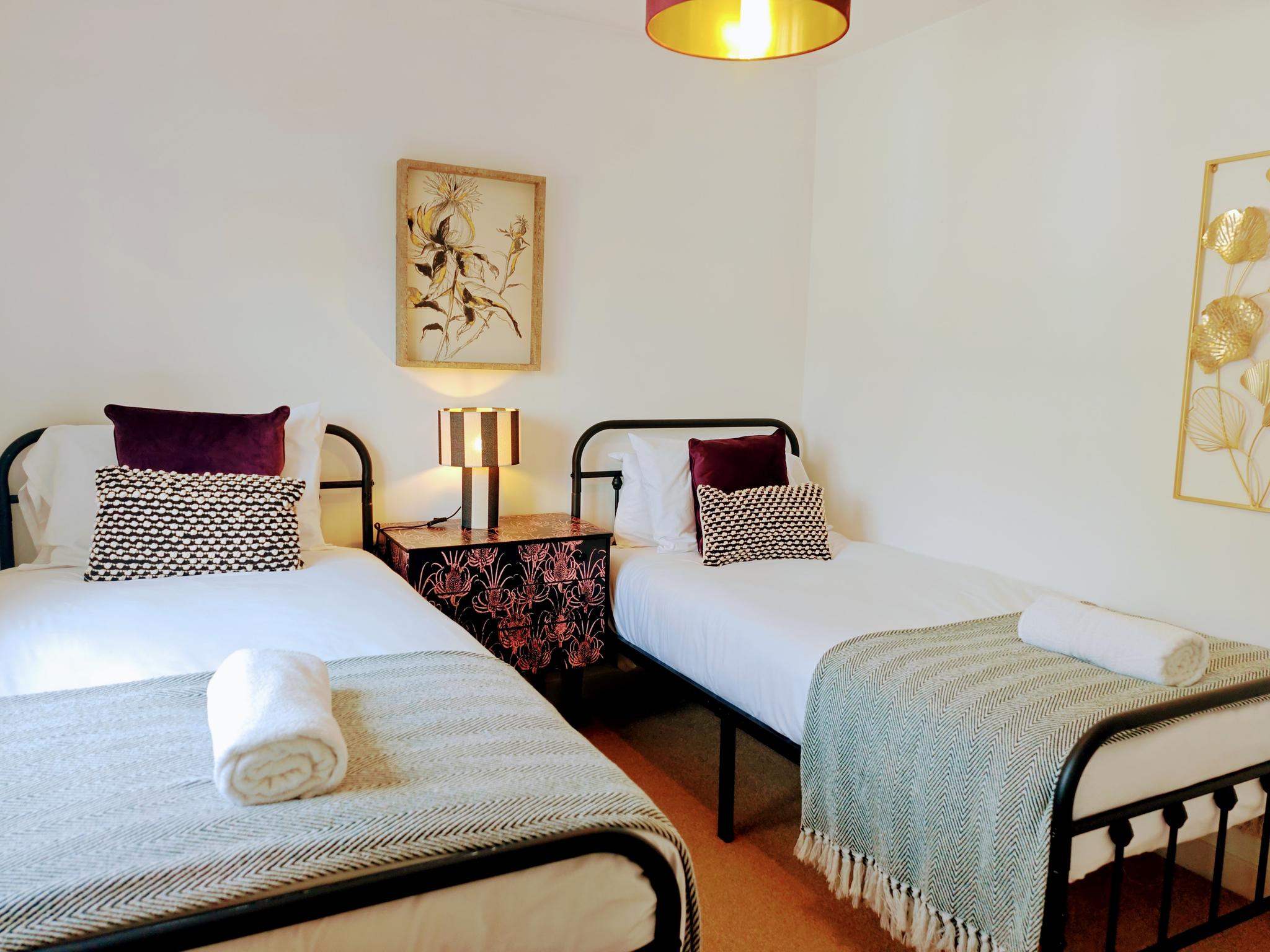 Spacious 2‑Bed Maisonette | Business & Leisure2