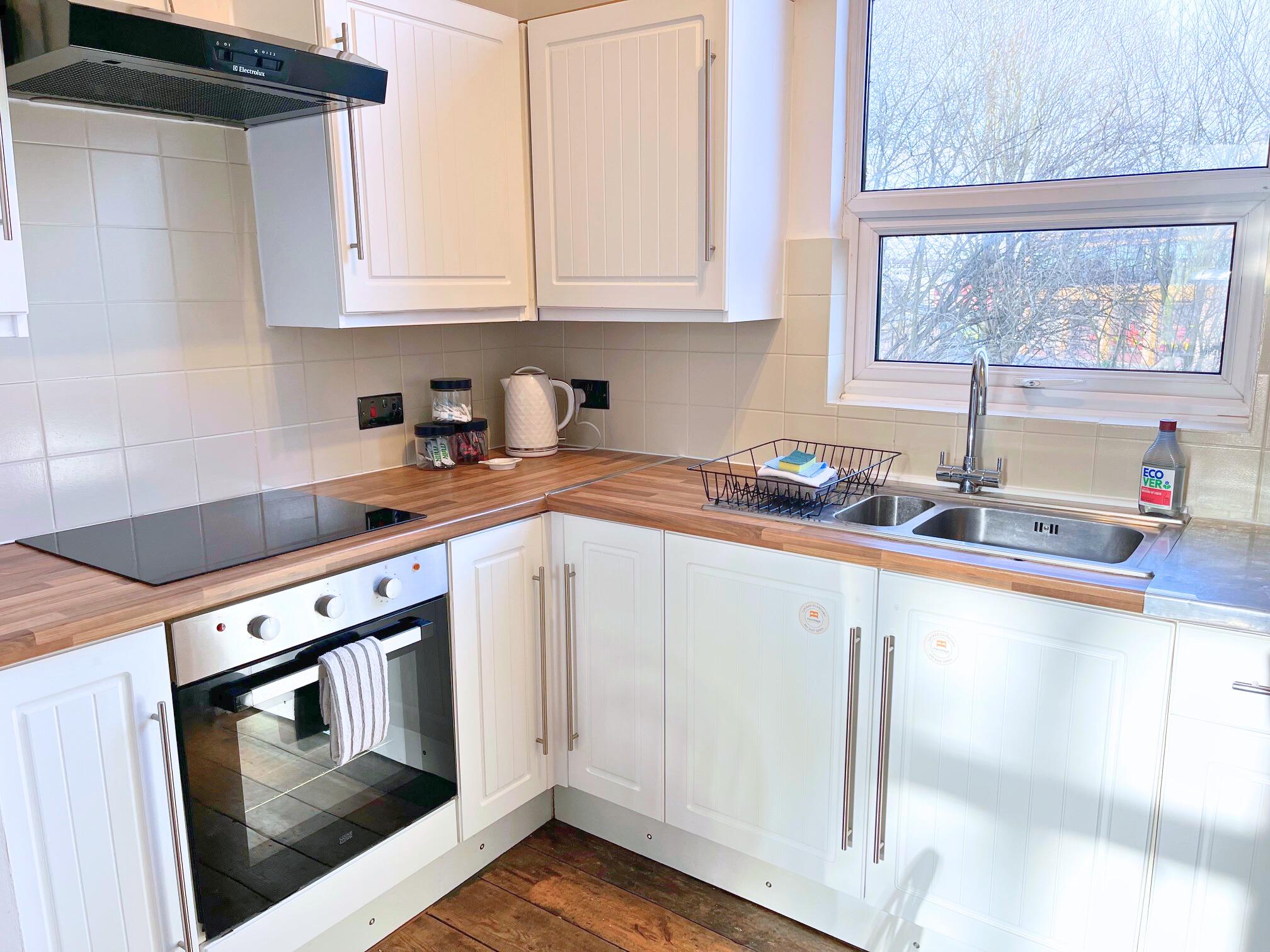 4-Bed Townhouse | Fast Wifi | Free Parking Spaces2