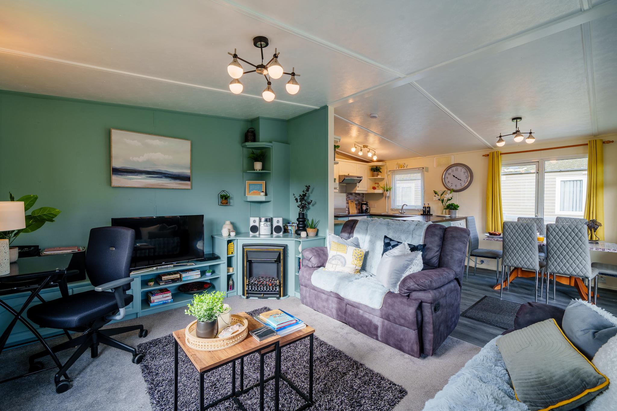 Stunning 3 bedroom Lodge4