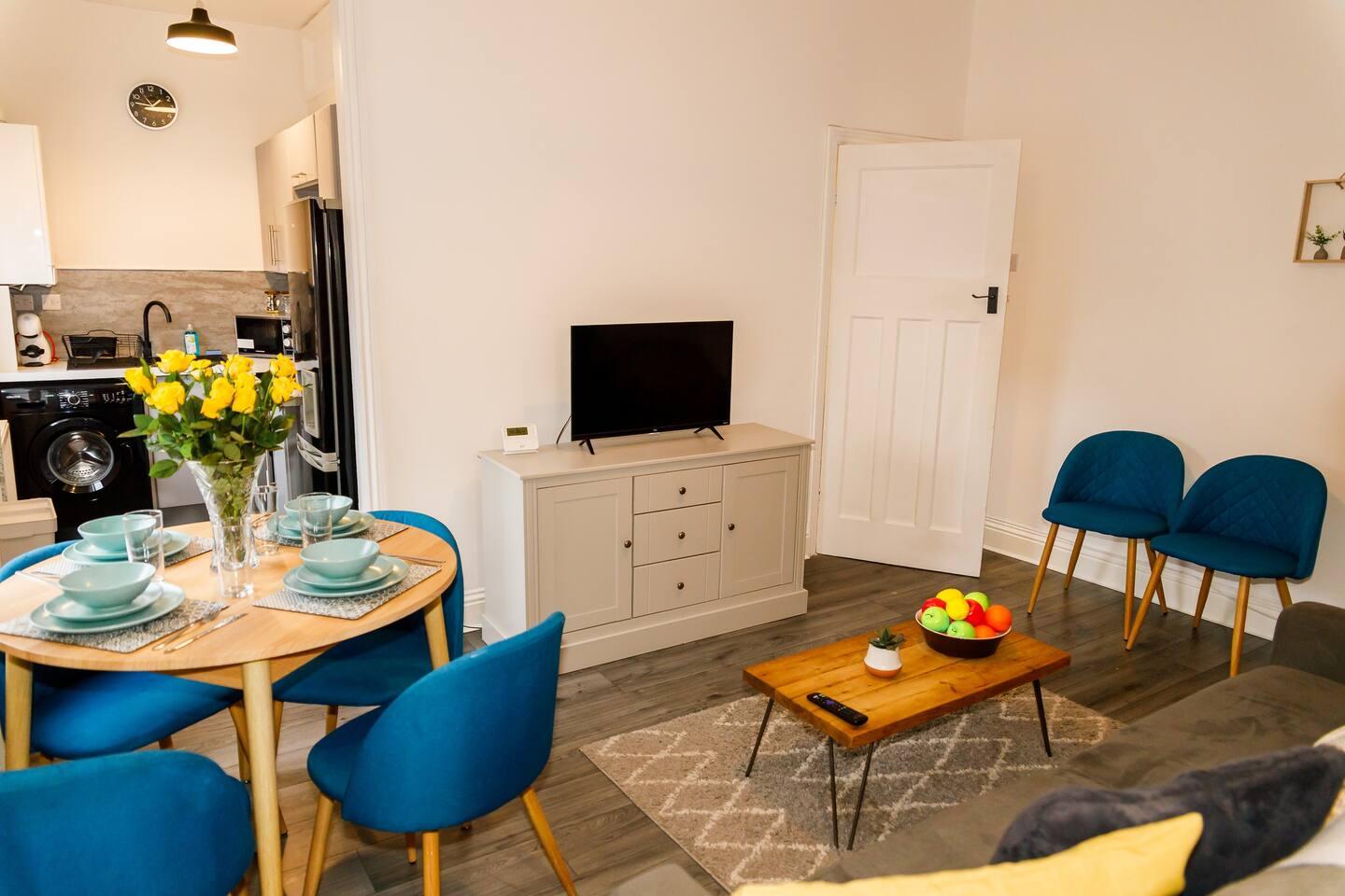 Spacious 3Bed Flat-FREE Parking4