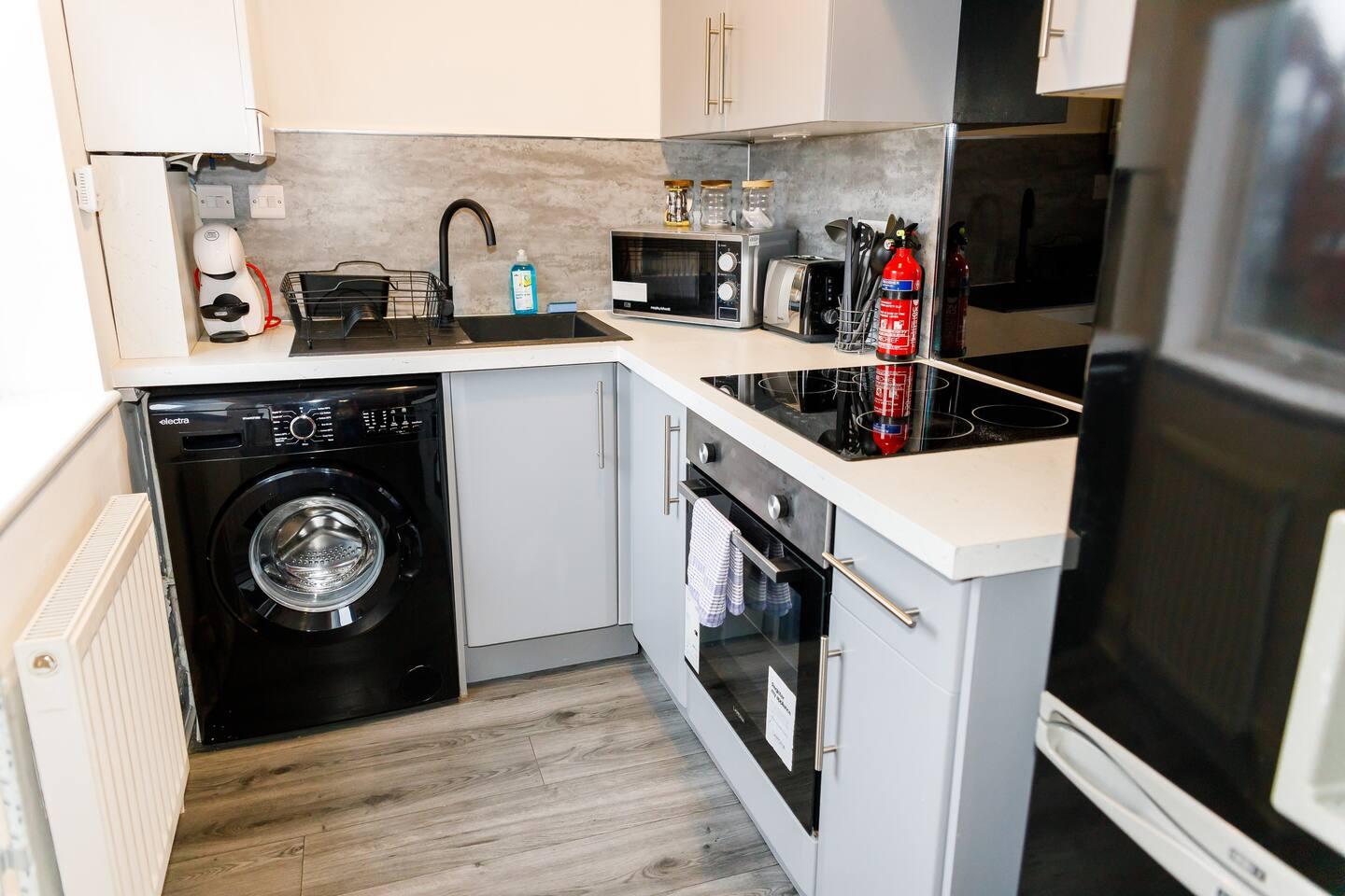 Spacious 3Bed Flat-FREE Parking6