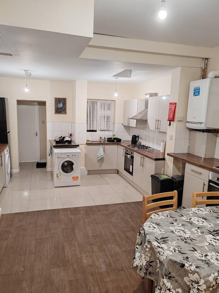 En-Suite Room - Hounslow6