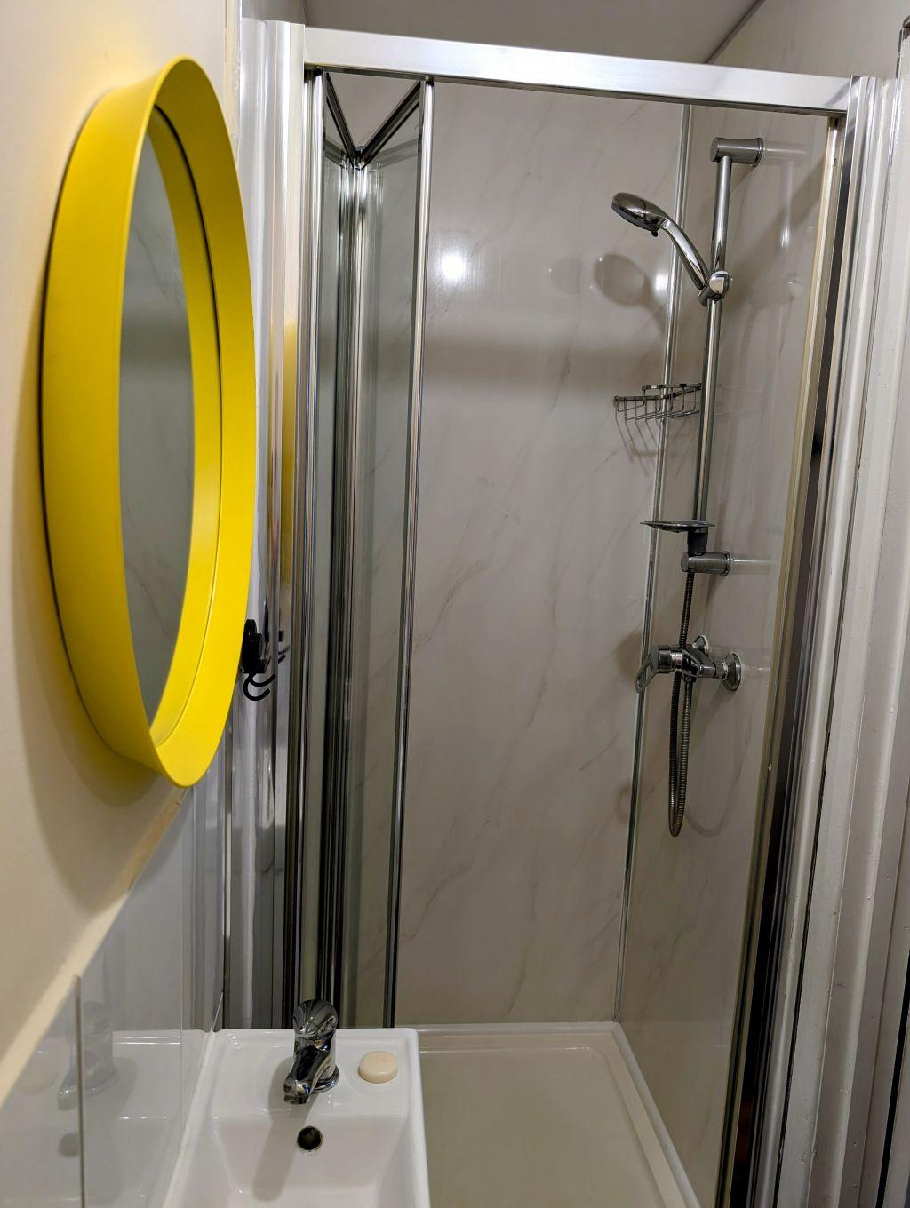 En-Suite Room - Hounslow4